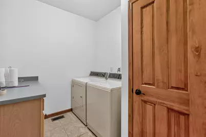 862 Briggs Avenue, Dixon, IL 61021 - Photo 17