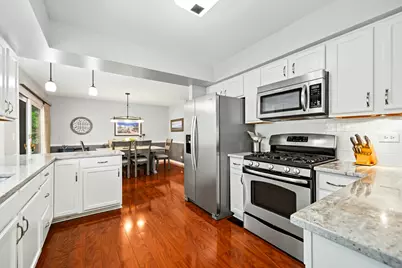 6930 Blue Flag Avenue, Woodridge, IL 60517 - Photo 11