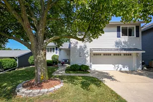 6930 Blue Flag Ave, Woodridge, IL 60517 - Photo 1