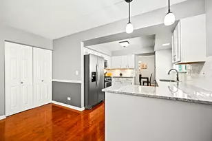 6930 Blue Flag Ave, Woodridge, IL 60517 - Photo 13