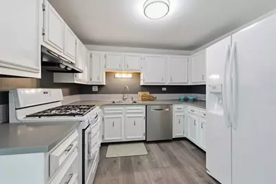 220 Sagamore Court #220, Schaumburg, IL 60194 - Photo 9