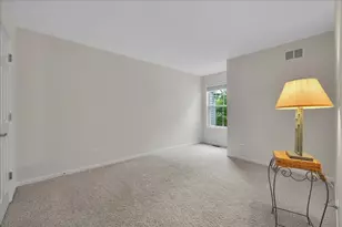2034 Ivy Ridge Dr, Hoffman Estates, IL 60192 - Photo 27