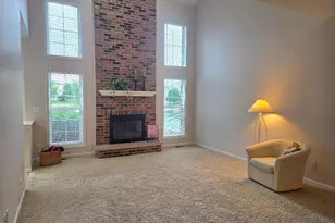 2034 Ivy Ridge Dr, Hoffman Estates, IL 60192 - Photo 3