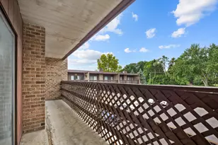 304 Kenneth Cir, Elgin, IL 60120 - Photo 15