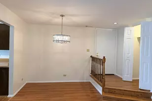 251 Coventry Cir, Vernon Hills, IL 60061 - Photo 5