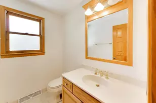 1317 S Yale Ave, Arlington Heights, IL 60005 - Photo 13