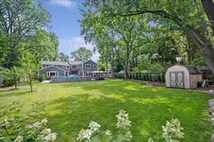 586 Earl Dr, Northfield, IL 60093 - Photo 39