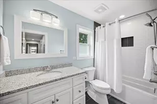586 Earl Dr, Northfield, IL 60093 - Photo 35