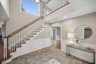 586 Earl Dr, Northfield, IL 60093 - Photo 3