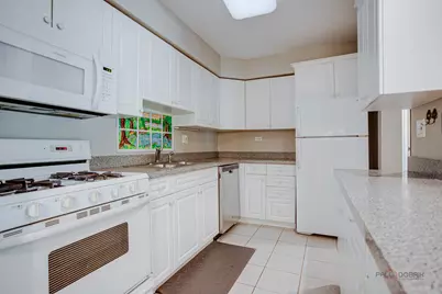 1220 Park Avenue W #101, Highland Park, IL 60035 - Photo 9