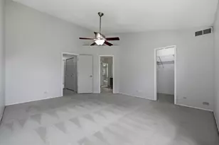 2020 Quaker Hollow Ln, Streamwood, IL 60107 - Photo 15