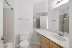 2020 Quaker Hollow Ln, Streamwood, IL 60107 - Photo 21