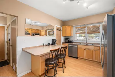 1060 Catherine Street, Joliet, IL 60435 - Photo 7