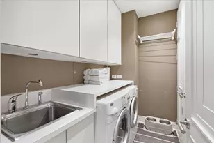 159 E Walton Pl, Chicago, IL 60611 - Photo 25