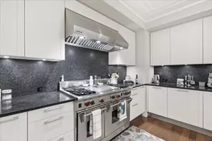 159 E Walton Pl, Chicago, IL 60611 - Photo 23