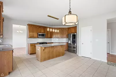 5218 Greenshire Circle, Lake in the Hills, IL 60156 - Photo 13