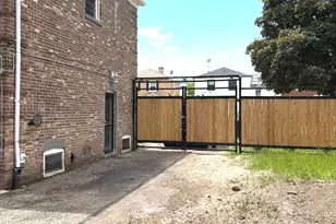 7541 S Hamilton Ave, Chicago, IL 60620 - Photo 45