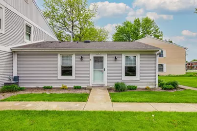247 Sunset Court #247, Vernon Hills, IL 60061 - Photo 1