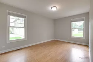247 Sunset Ct, Vernon Hills, IL 60061 - Photo 15