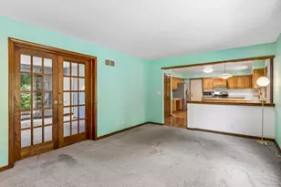 2305 Pepper Valley Dr, Geneva, IL 60134 - Photo 7