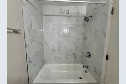 225 Nantucket Harbor, Schaumburg, IL 60193 - Photo 13