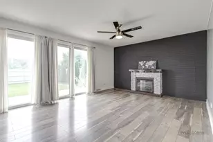 5 Wildwood Rd, Elk Grove Village, IL 60007 - Photo 7