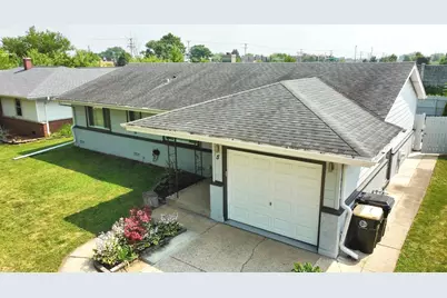 5 Wildwood Road, Elk Grove Village, IL 60007 - Photo 1