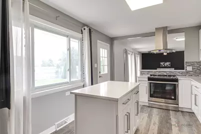5 Wildwood Road, Elk Grove Village, IL 60007 - Photo 29