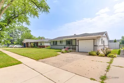 5 Wildwood Road, Elk Grove Village, IL 60007 - Photo 1