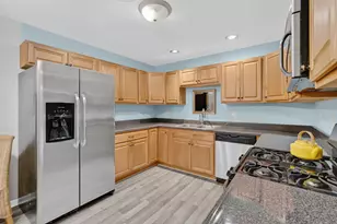 175 Harbor Landing, Braidwood, IL 60408 - Photo 5