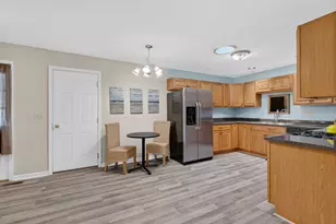 175 Harbor Landing, Braidwood, IL 60408 - Photo 9