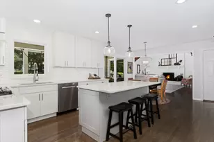 6S115 New Castle Rd, Naperville, IL 60540 - Photo 5