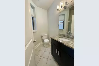 469 E Bowen Avenue #1, Chicago, IL 60653 - Photo 11