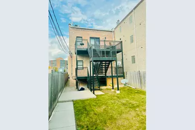 469 E Bowen Avenue #1, Chicago, IL 60653 - Photo 17