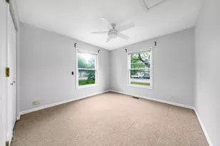 98 Willow Pkwy, Buffalo Grove, IL 60089 - Photo 11