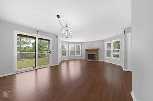 98 Willow Pkwy, Buffalo Grove, IL 60089 - Photo 9
