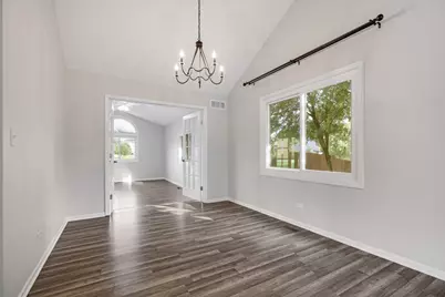 615 Chester Court E, Aurora, IL 60504 - Photo 9