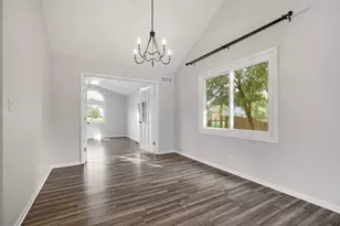 615 Chester Ct E, Aurora, IL 60504 - Photo 9