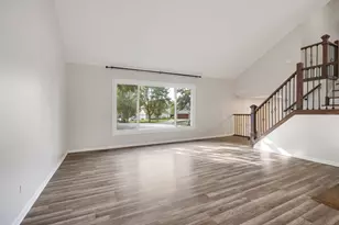 615 Chester Ct E, Aurora, IL 60504 - Photo 5