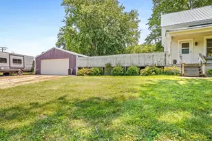 227 W South St, Franklin Grove, IL 61031 - Photo 27