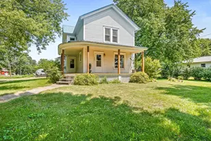 227 W South St, Franklin Grove, IL 61031 - Photo 3