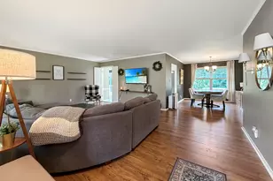 1429 Bolkinwood Dr, Freeport, IL 61032 - Photo 5