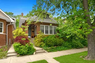 5736 N Virginia Ave, Chicago, IL 60659 - Photo 1