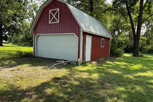 715 State St, Eldorado, IL 62930 - Photo 13
