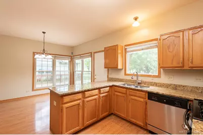 333 Brittany Trail, Elgin, IL 60120 - Photo 17