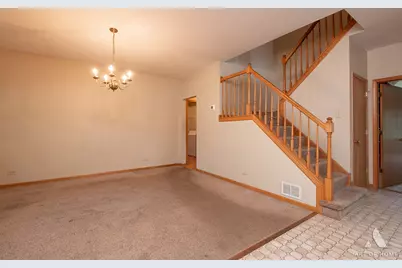 333 Brittany Trail, Elgin, IL 60120 - Photo 5