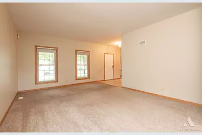 333 Brittany Trail, Elgin, IL 60120 - Photo 9