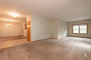 333 Brittany Trail, Elgin, IL 60120 - Photo 7