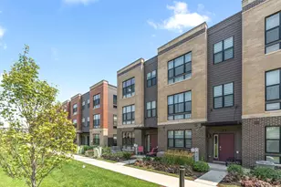 323 Summit Cir, Lombard, IL 60148 - Photo 3