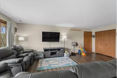 10704 Kilpatrick Avenue #3B, Oak Lawn, IL 60453 - Photo 3